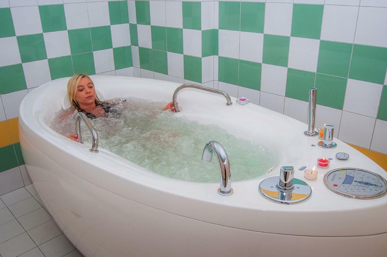 Sanatorium Uzdrowiskowe Lacznosc Hotell Ciechocinek Exteriör bild